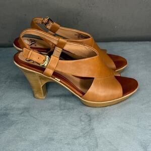 Söfft Womens Tan Leather Crossover Slingback Block Heel Sandal Size 8.5